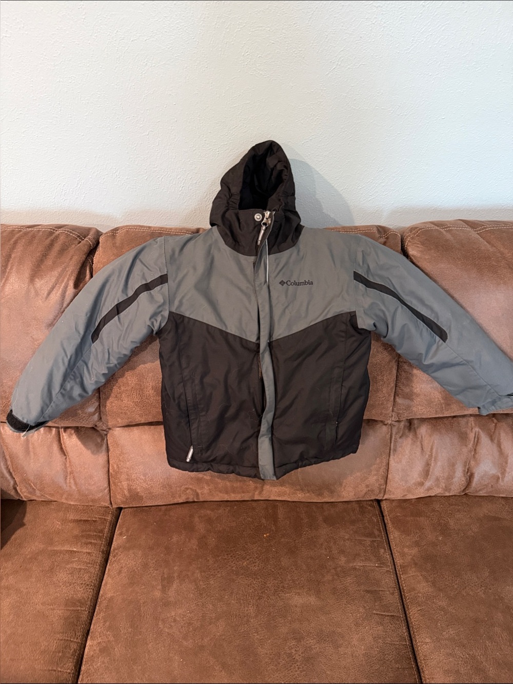 Columbia Hooded Puffer Jacket in Gray and Black